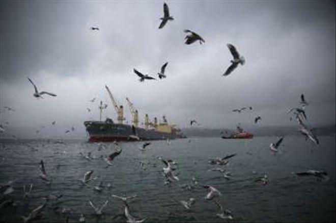 İstanbul Boğazı gemi geçişlerine kapatıldı!