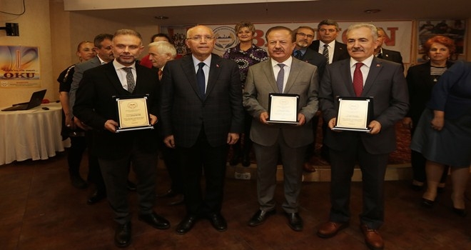 Başkan Yaşar, eğitim gönüllülerinin yanında
