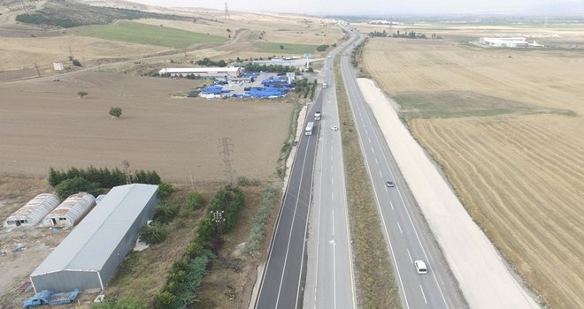 Kahramankazan-Ankara yolu genişletme çalışmaları sürüyor 
