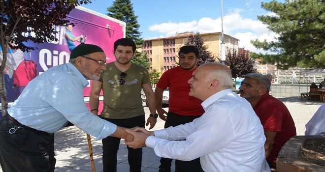 Başkan Acar, Meydanda vatandaşlarla buluştu