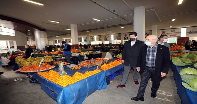 Fethi Yaşar, pazarı gezdi
