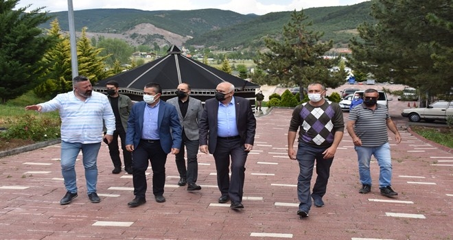 Kaymakam Aksoy ve Başkan Acar Ülkücü Şehitler Anıtında İncelemelerde Bulundu