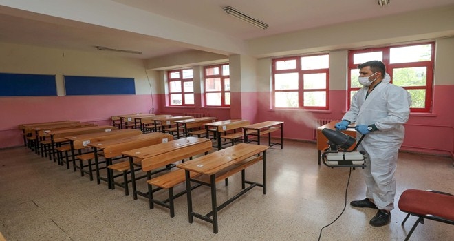 Yenimahalle´de LGS öncesi okullar dezenfekte ediliyor