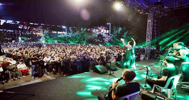 Türkü Festivalinde Sevcan Orhan Konseri
