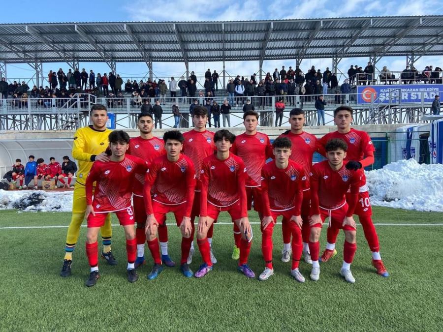 Kahramankazan Belediyespor U-18  futbol takımı namağlup şampiyon 