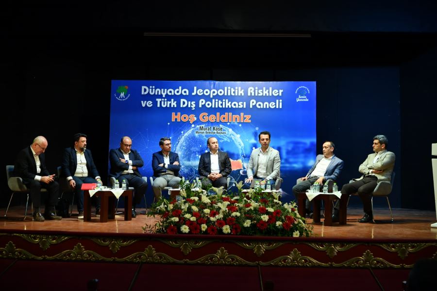 Mamak’ta “Dünyada Jeopolitik  Riskler ve Türk Dış Politikası” Paneli