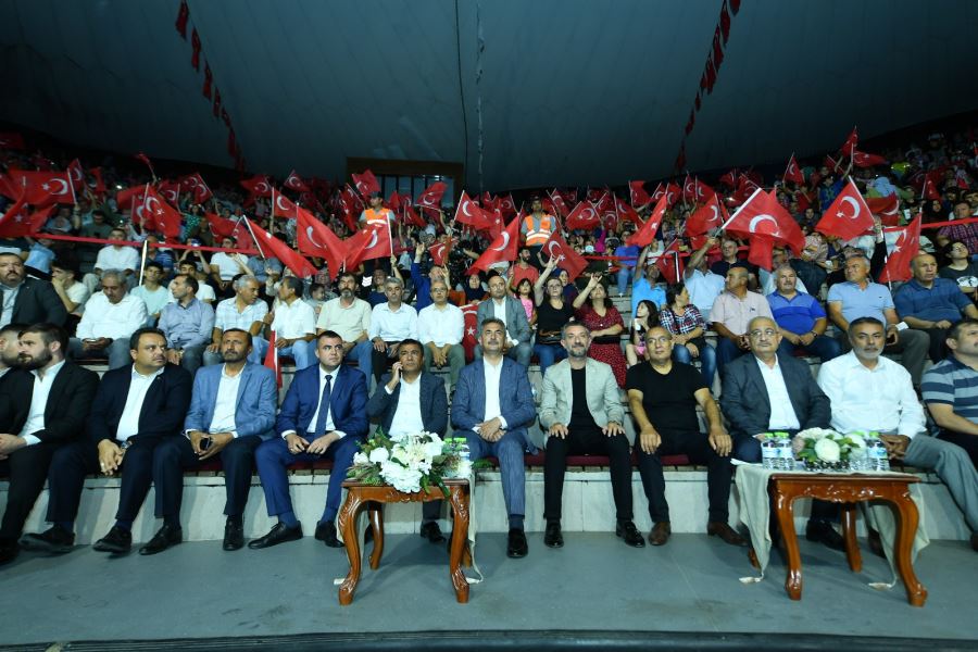 Mamaklılar Zaferin Yüzüncü Yılını  Mustafa Yıldızdoğan ile Kutladı