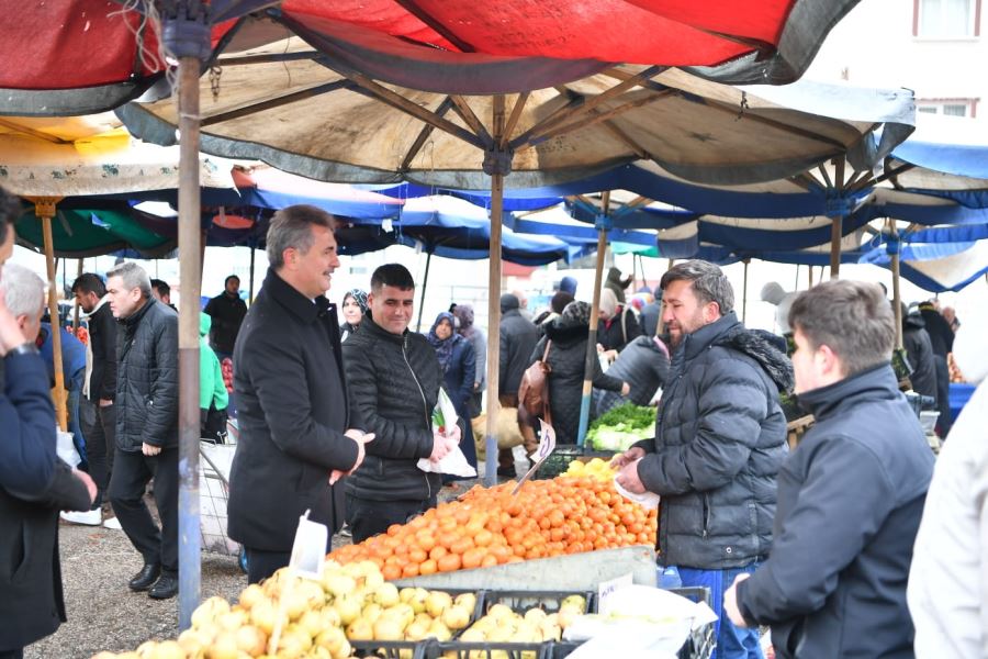 Başkan Murat Köse’den Pazar  Esnafına Ramazan Ziyareti