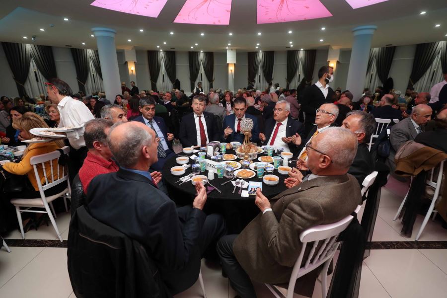 Yaşar, Kırşehirlilerle iftar açtı