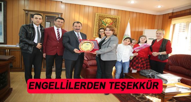 ENGELLİ DOSTU BAŞKAN´A ENGELLİLERDEN TEŞEKKÜR 