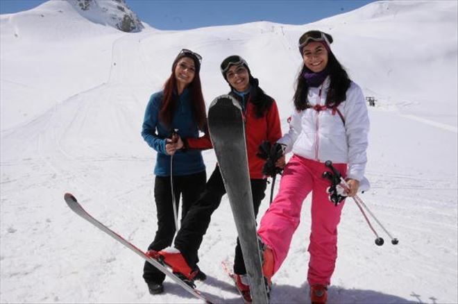 Hakkari Dağlarında Snowboard Keyfi