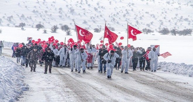 BEYPAZARI´NDA YÜRÜYÜŞ VE KIZAK ETKİNLİĞİ YAPILDI