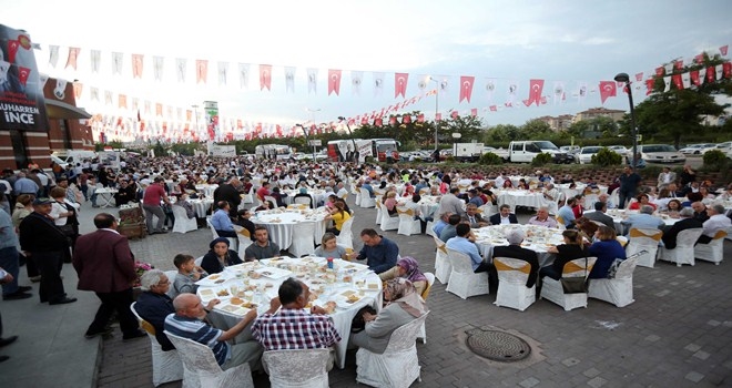 Batıkentliler iftar sofrasında bir araya geldi