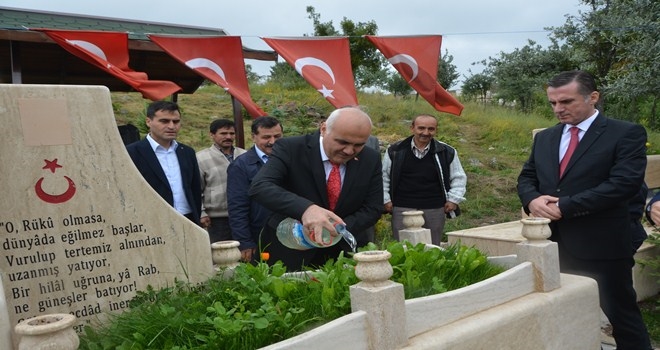 15 Temmuz Şehitleri Kabirleri Başında Anıldı