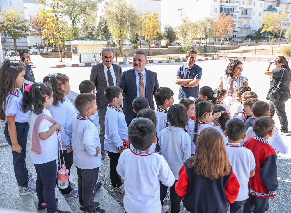 BAŞKAN ERCAN ÖĞRENCİLERİ YALNIZ BIRAKMIYOR