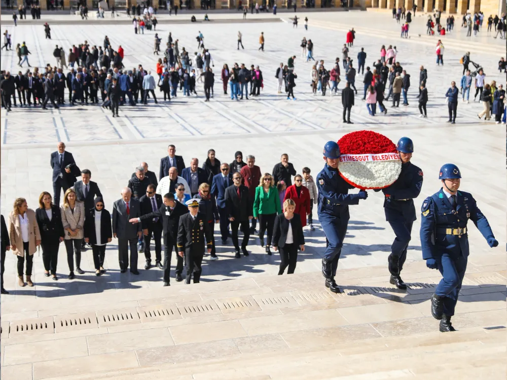 ETİMESGUTLU MUHTARLARDAN ANITKABİR ZİYARETİ