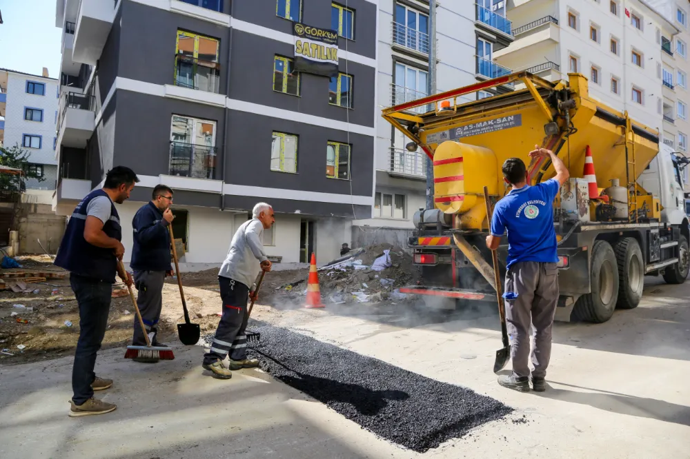 ETİMESGUT’TTA ASFALT ÇALIŞMALARI DEVAM EDİYOR