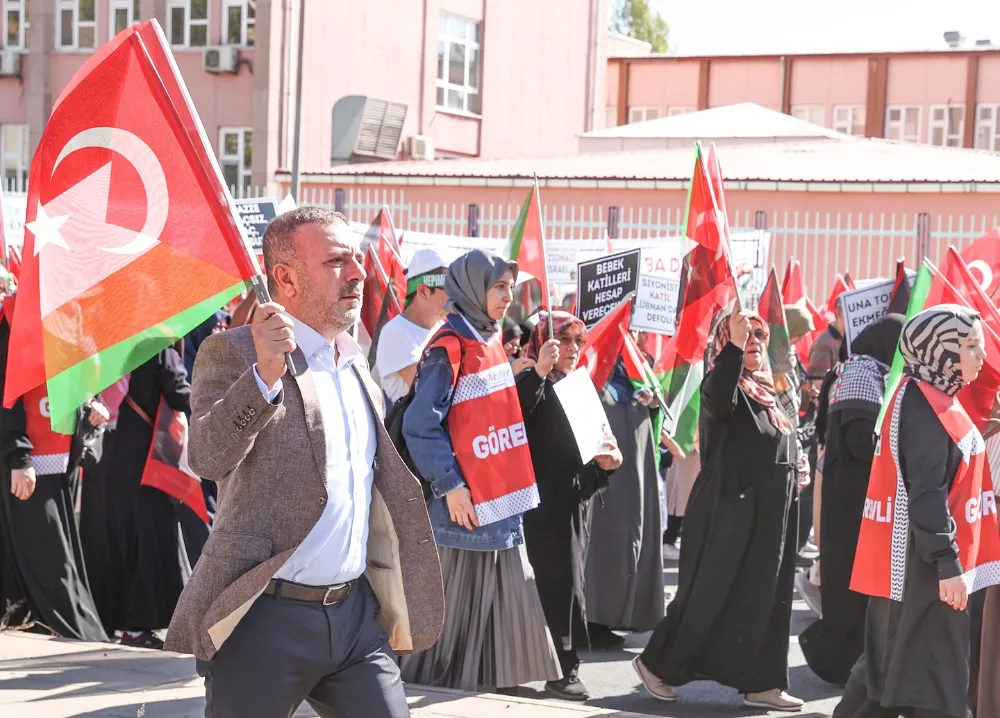 ANKARA’DA ON BİNLER FİLİSTİN’E  DESTEK İÇİN YÜRÜDÜ