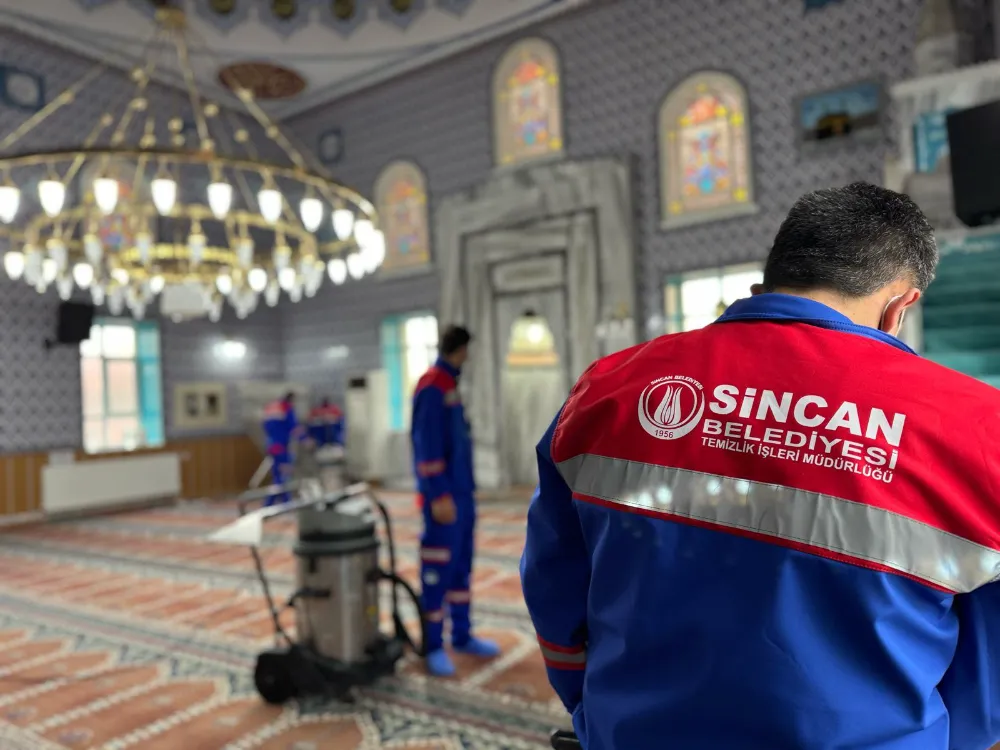 SİNCAN’DA CAMİLER DÜZENLİ OLARAK TEMİZLENİYOR 