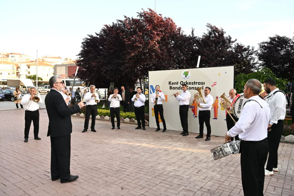 Kent Orkestrası Bando Takımı İlk Konserini Verdi