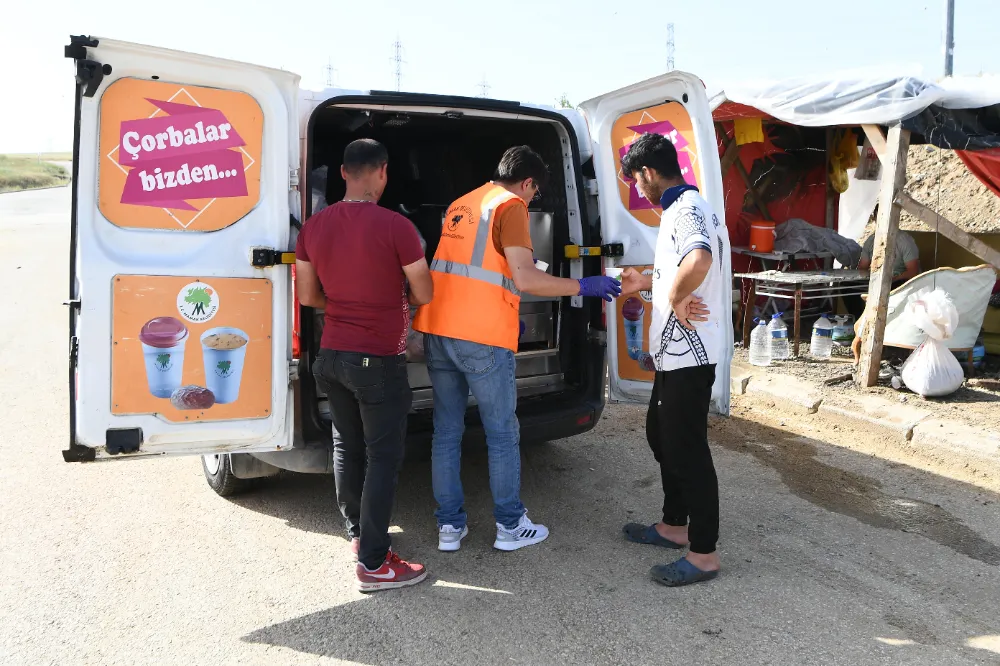 Mamak Belediyesi’nden Kurban  Pazaryerinde Çorba İkramı