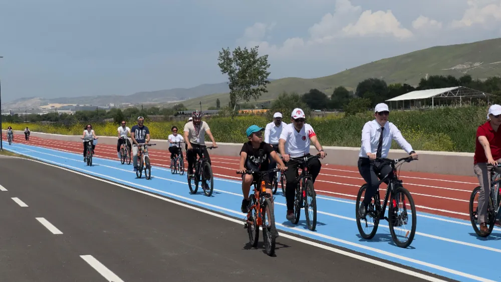 SİNCAN PARK’TA PEDALLAR SAĞLIK İÇİN ÇEVRİLDİ 