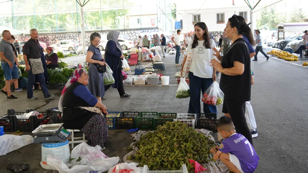 ÜRETİCİ PAZARLARI ÇİFTÇİNİN DE  VATANDAŞIN DA YÜZÜNÜ GÜLDÜRDÜ