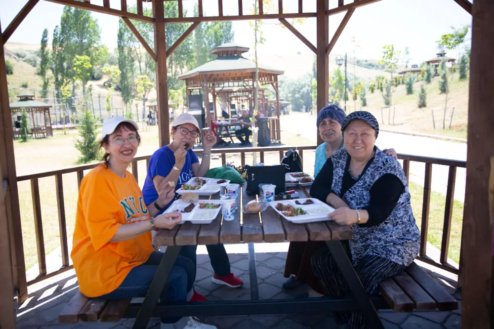 Huzurevi sakinleri Kösrelik’te piknik yaptı