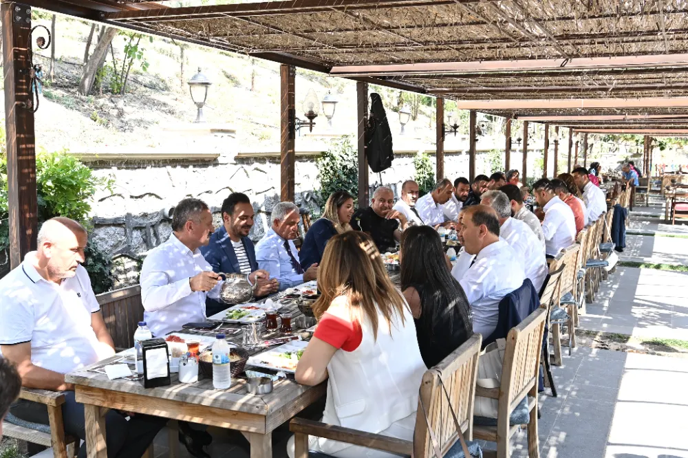 Mamak Belediye Yönetimi Kahvaltıda Bir Araya Geldi