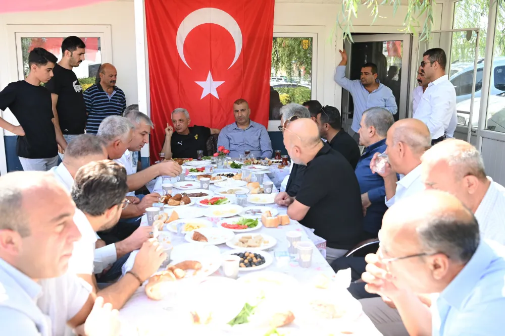 Veli Gündüz Şahin Otobüs Şoförleriyle Kahvaltı Sofrasında Bir Araya Geldi