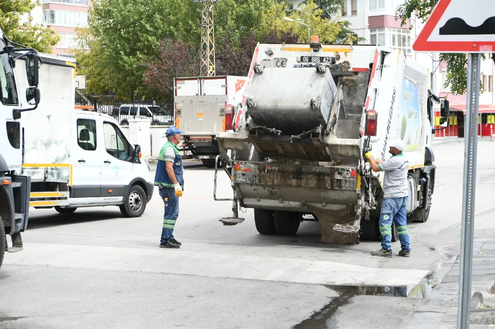 Mamak Belediyesi Kayaş Caddesi’nde  Kapsamlı Temizlik Çalışması Yürüttü