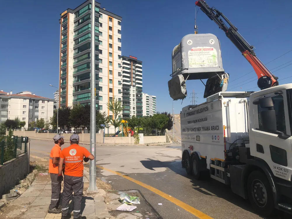 ETİMESGUT BELEDİYESİ TEMİZLİK İŞLERİ MÜDÜRLÜĞÜ ÇALIŞMALARINA ARA VERMEDEN DEVAM EDİYOR