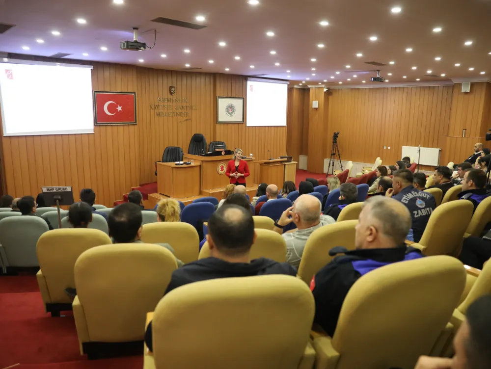 ETİMESGUT BELEDİYESİ ÇALIŞANLARINA YÖNELİK “KAMUDA ETİK” EĞİTİMLERİ DEVAM EDİYOR!