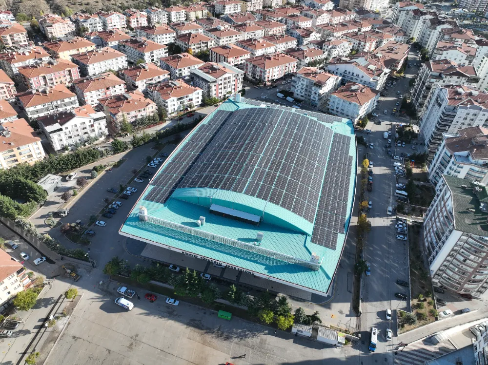 Mamak Belediyesi Çatı Tipi Güneş Enerjisi Santrali Kurdu