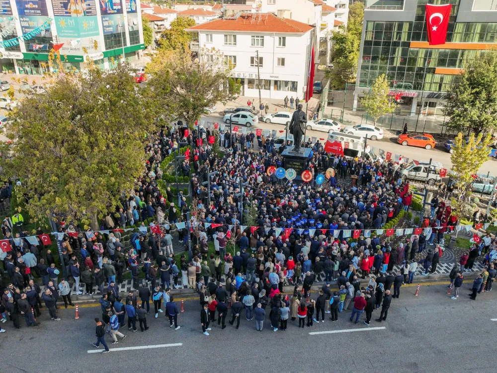 CUMHURİYET MEYDANI’NDA BAYRAM COŞKUSU!