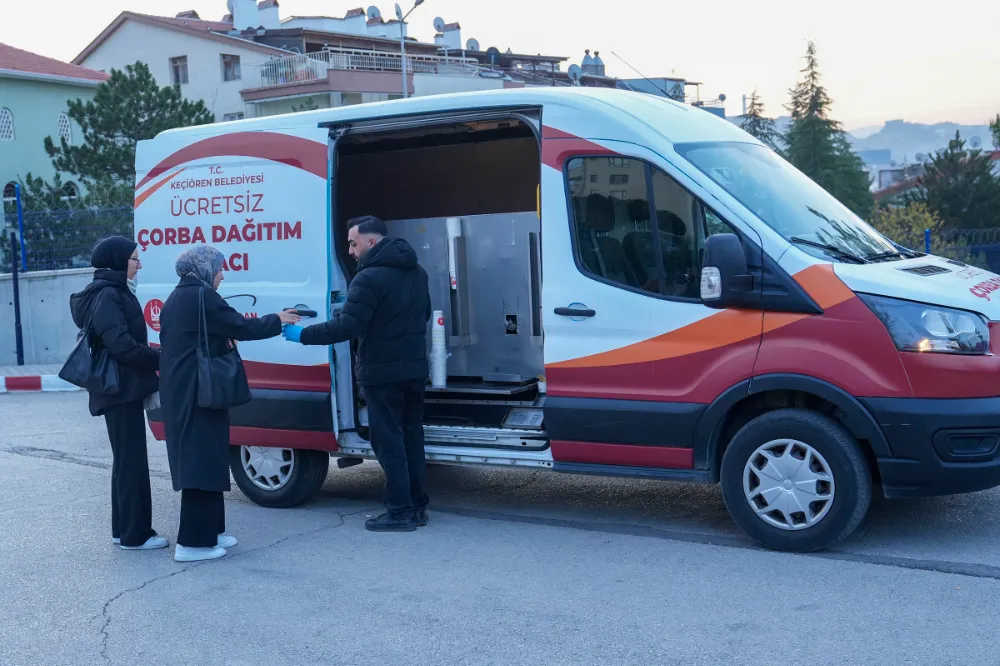 KEÇİÖREN BELEDİYESİ’NDEN VATANDAŞA SICAK ÇORBA İKRAMI