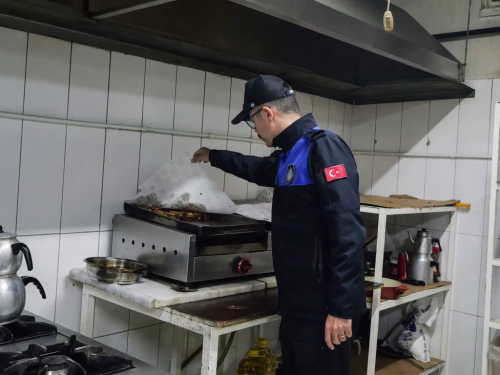 HALK SAĞLIĞINI TEHDİT EDEN İŞLETMELER MÜHÜRLENDİ