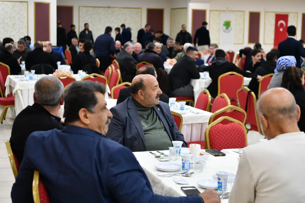 Aynı sofra etrafında dostluk iftarı