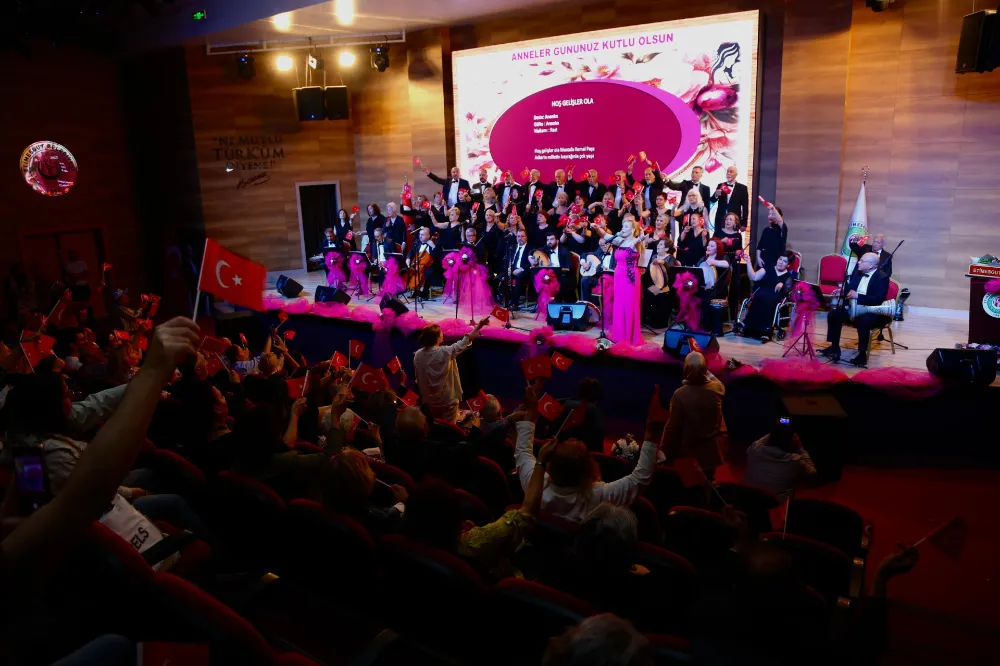 ETİSEM TÜRK SANAT MÜZİĞİ TOPLULUKLARI’NDAN ANNELER GÜNÜ’NE ÖZEL KONSER
