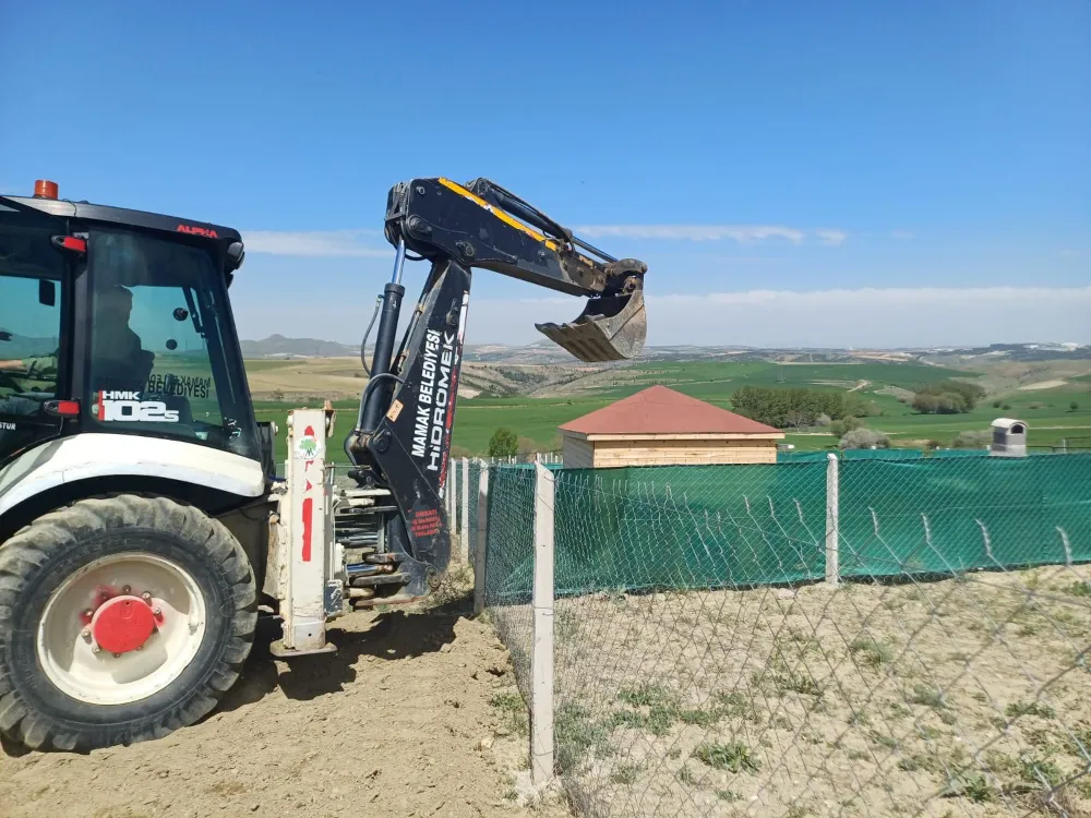 Tarım arazisindeki kaçak yapılar yıkıldı