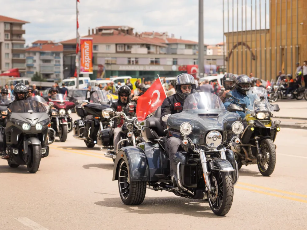 19 MAYIS’A ÖZEL KORTEJLE TÜRKCHOPPER İLE ANITKABİR’E YOLCULUK