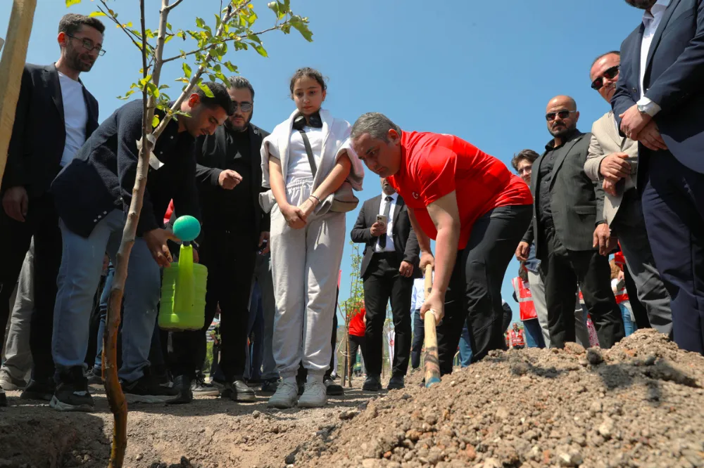 19 MAYIS’TA 1919 FİDAN TOPRAKLA BULUŞTU