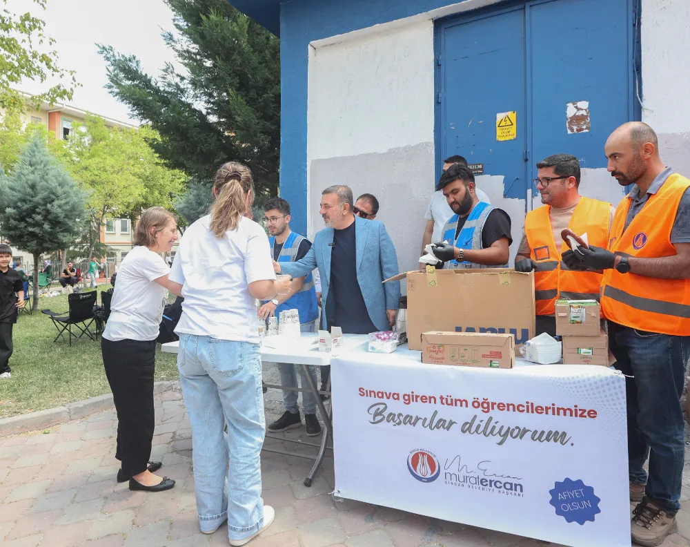 BAŞKAN ERCAN YKS GÜNÜNDE ÖĞRENCİLERİ YALNIZ BIRAKMADI 