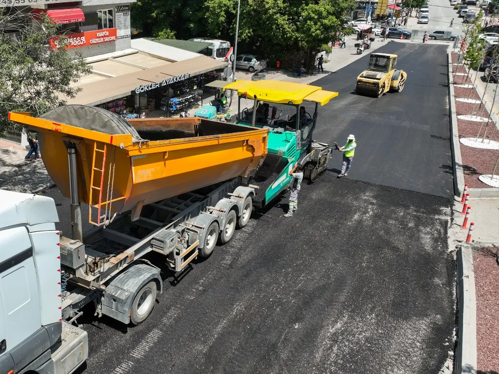 ETİMESGUT’TA CADDE VE SOKAKLAR YENİLENMEYE DEVAM EDİYOR!