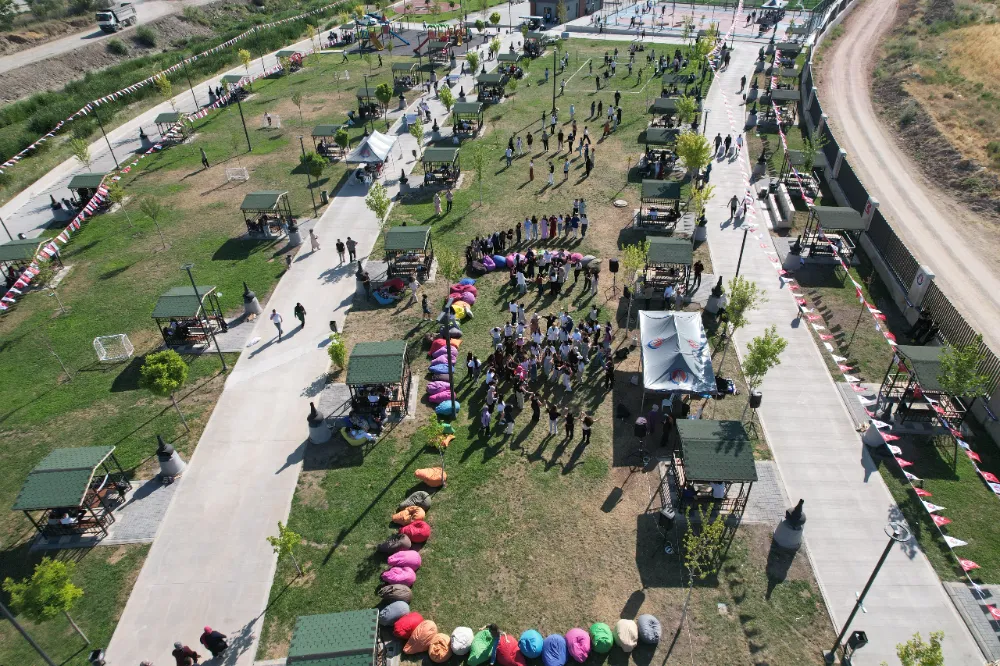 SİNCAN PARK’TA ÖĞRENCİLERE ÖZEL MANGAL PARTİSİ DÜZENLENDİ