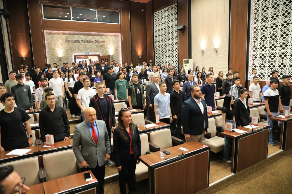 STAJYER ÖĞRENCİLERE ANLAMLI VEDA