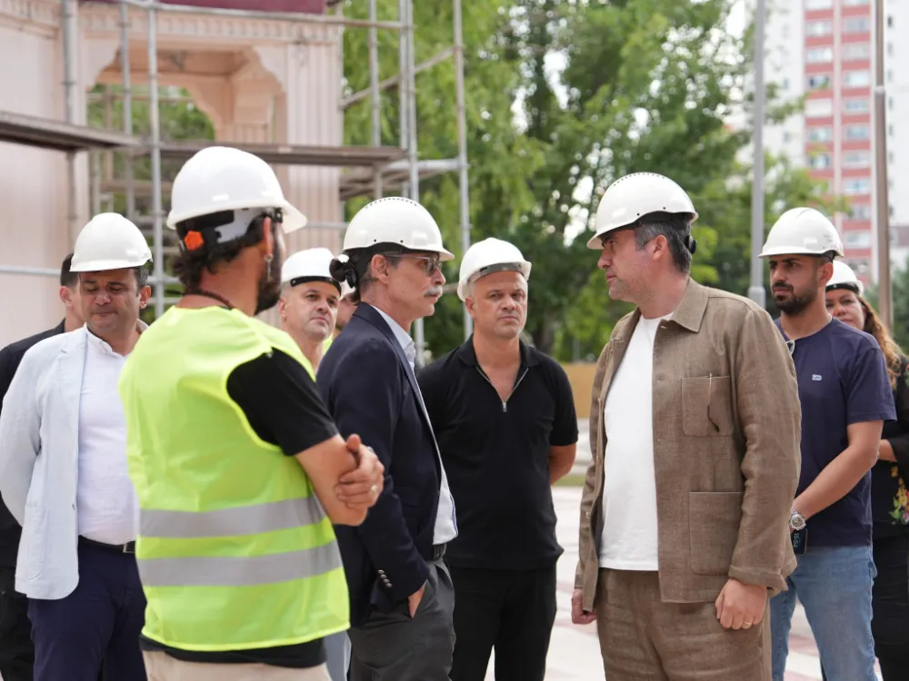 BAŞKAN BEŞİKCİOĞLU, YUNUS EMRE SPOR VE KÜLTÜR MERKEZİ’NDEKİ YENİLEME ÇALIŞMALARINI YERİNDE İNCELEDİ