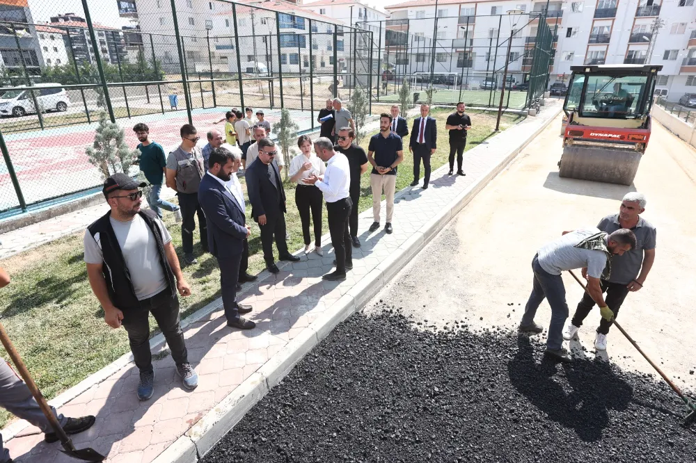 SİNCAN’DA ASFALT ÇALIŞMALARI HIZLA DEVAM EDİYOR 