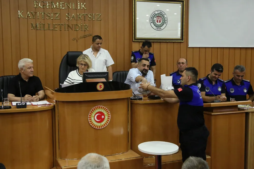 ETİMESGUT BELEDİYESİ PAZAR YERİ TAHSİSİ KURALARINI GERÇEKLEŞTİRDİ! 