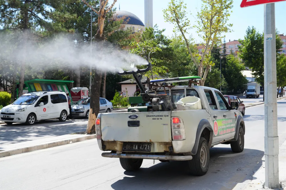 KEÇİÖREN BELEDİYESİ’NDEN HALK SAĞLIĞI İÇİN İLAÇLAMA SEFERBERLİĞİ
